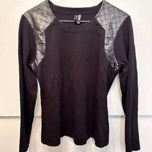 Woman black shirt with leather details size S